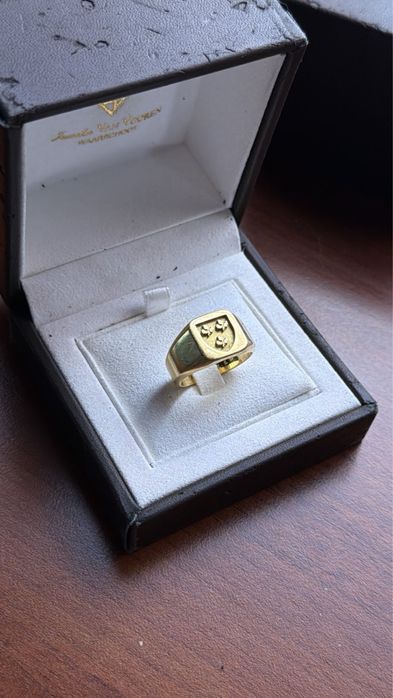 златен пръстен с печат 18k 14gr