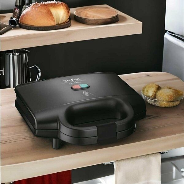 Бутербродница Tefal SM159830 электрическая, 700 Вт, черная