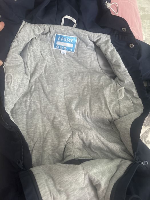 Продам весенную куртку