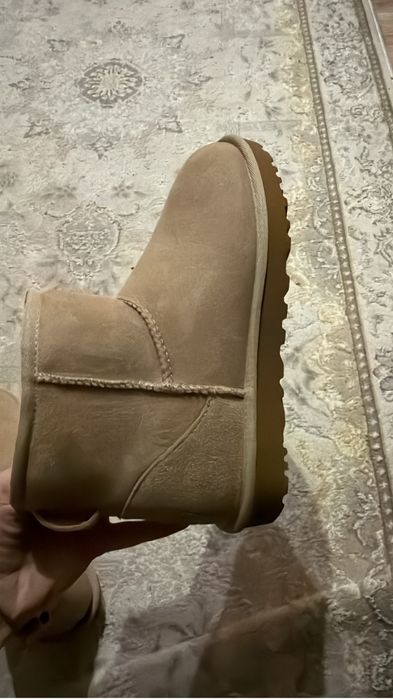 Продам женские угги