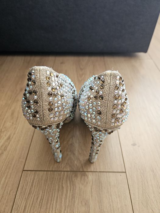 Дамски официални обувки на ток