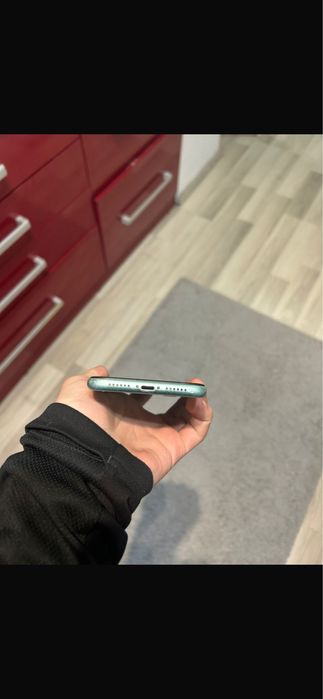 Vand iphone 11 ca nou 10/10   64 gb