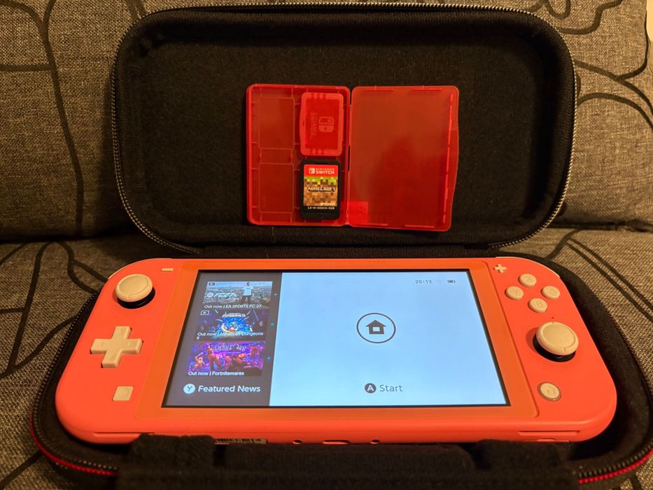 Nintendo Switch Lite – розова + Minecraft + 32 GB карта