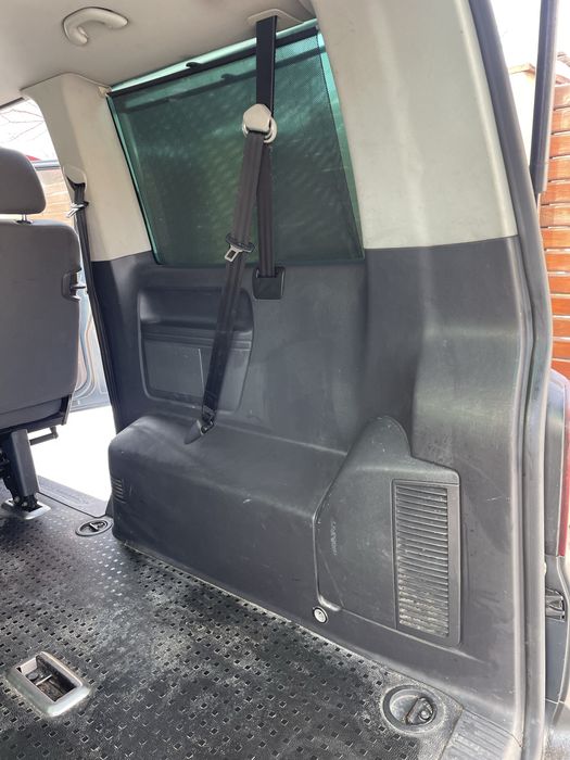 Dezmembrez VW Transporter Carvelle T5 2.5 TDI an 2008