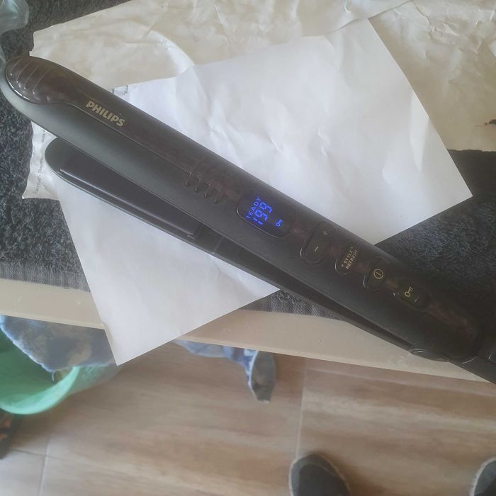 Продавам ел. маша за коса Philips
