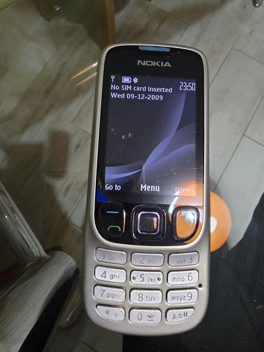 Vând telefontru Nokia 6303