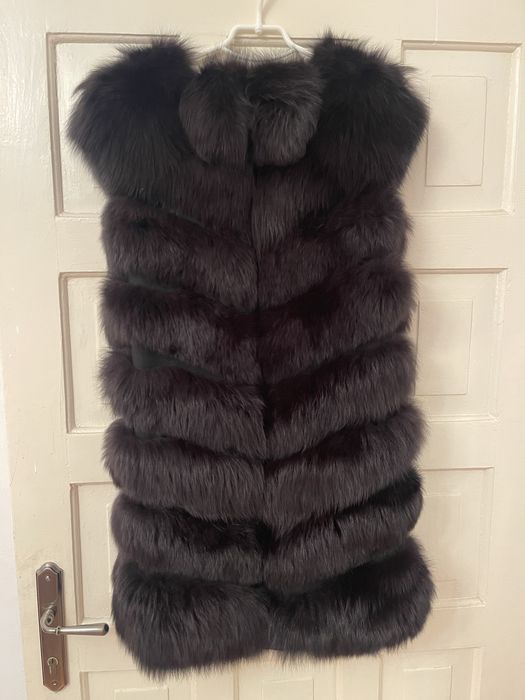 Vesta noua din blana naturala de vulpe polara foarte lunga