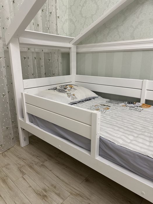 Кровать-домик