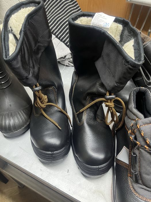 Рабочая спец обувь.