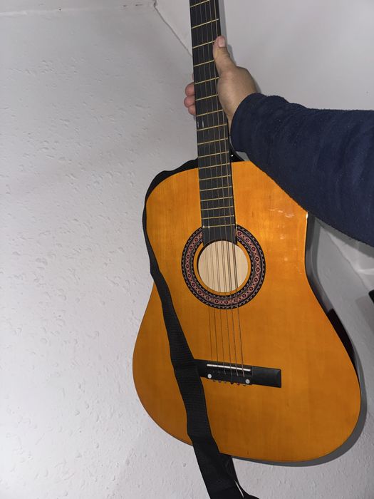 Gitara akaustic