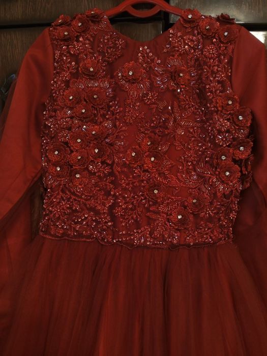 Vechirni koʻylag yangi 1 marta kiyilgan