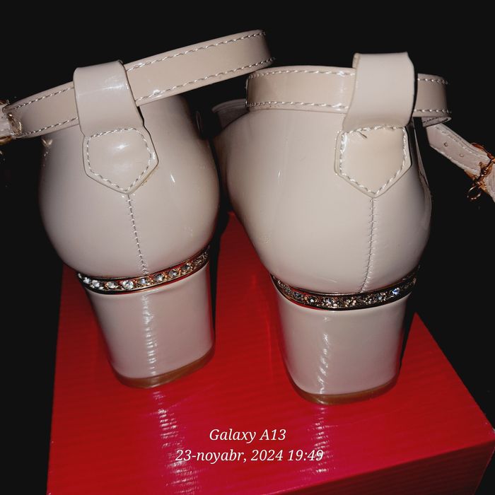 Zudlik bilan sotiladi Ayollar tuflisi Bruna firma xitoy bejeviy rang y