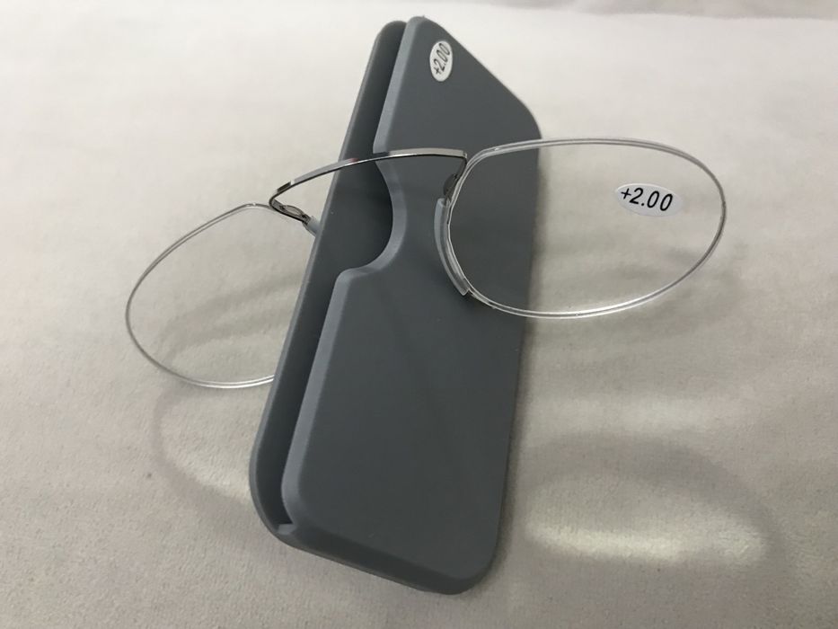 Ochelari de citit +1,50 +2,00 fara brate ultra usor