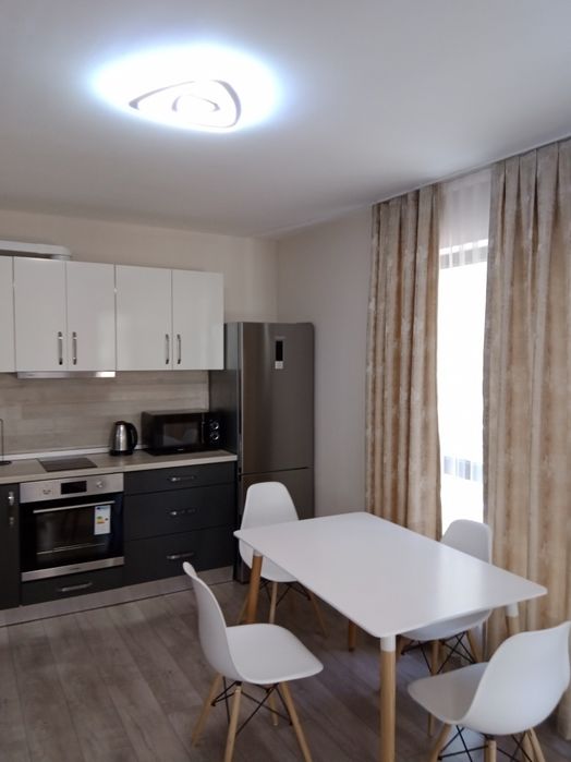 Дава се под наем Двустаен апартамент в Пловдив, Младежки Хълм - 65 кв.м за 550 € - Снимка #2