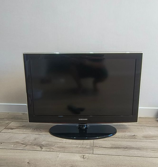 Продам телевизор Samsung, диагональ 32