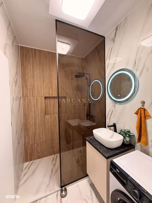 Apartament nou cu parcare 2 camere strada Eroilor