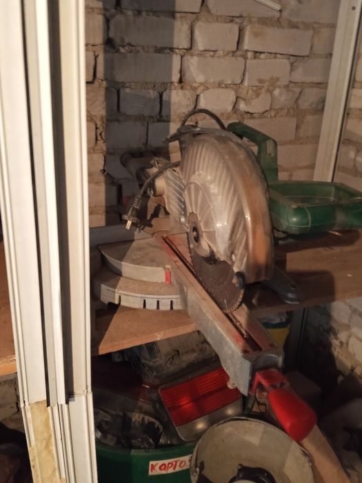 Продам торцовачную пилу