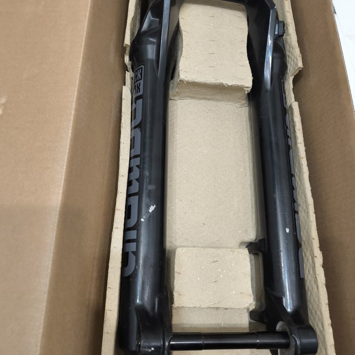 Rock shox Domain RC 29  вилка Ендуро/спускане