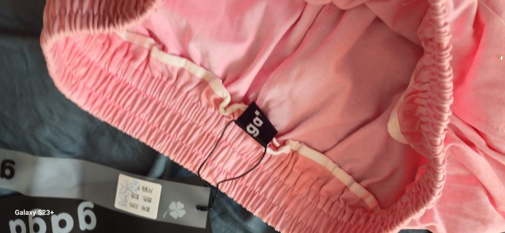 pantaloni si bluza