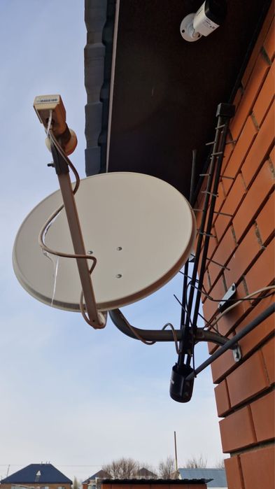 Телевизор с приставками и со шкафом