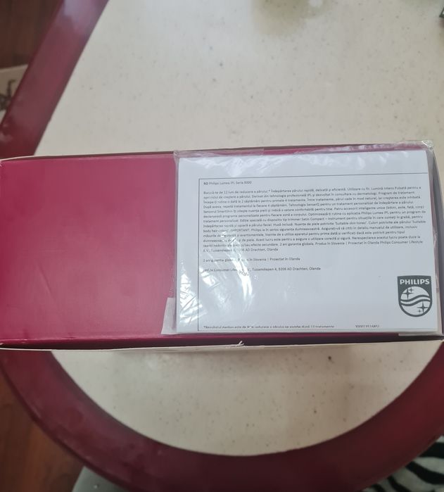 Vând aparat de epilat nou- Philips Lumea IPL Hair Removal 8000