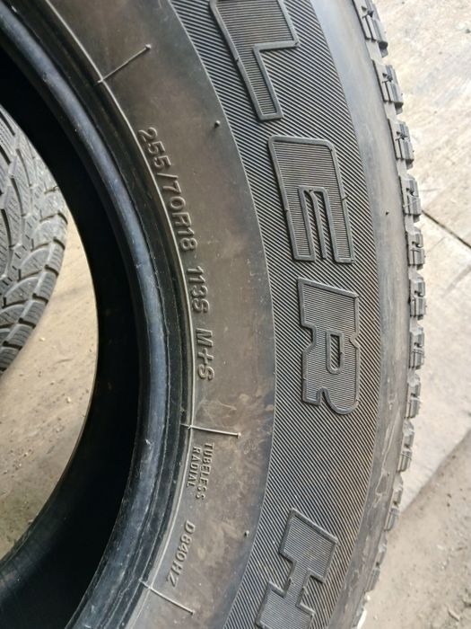 Гуми 255-70-18 пет броя