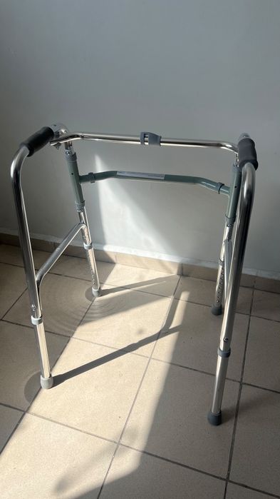 Продам ходунки новый