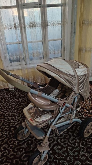 Коляска сотилади