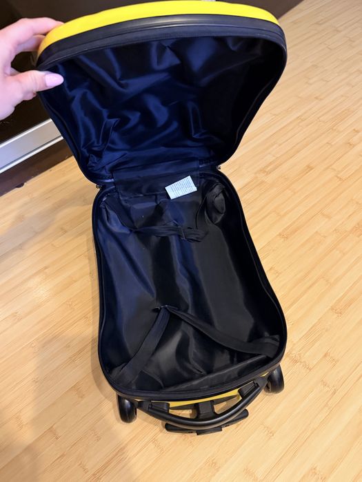 Troler valiza masina