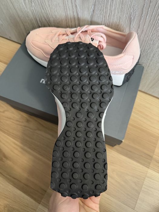 New Balance 327 roz cu logo alb marimea 38 noi originali