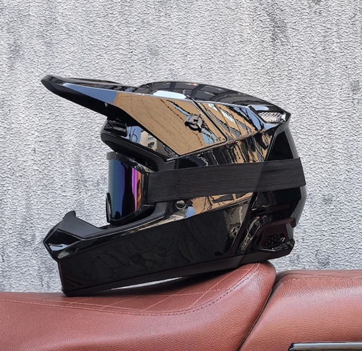 Шлем эндуро и мотокросс