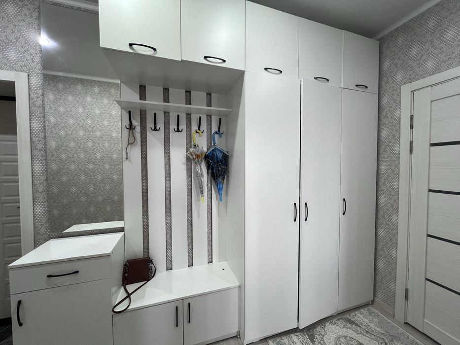 Шкаф для прихожей, срочно!