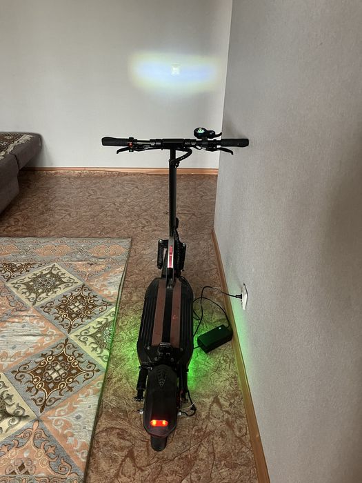 Поадаю куго м4 про электросамакат