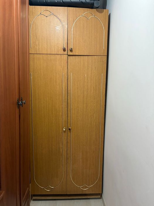 1 түрлі шкаф жане прихожка сатылады