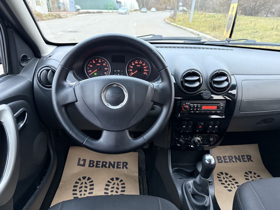 Dacia Sandero an 2012 1,2 benzina (4 cilindri ) 75 Cp Euro 5 Proprieta