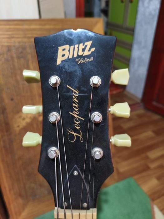 Blitz by Aria Pro II Les Paul Leopard