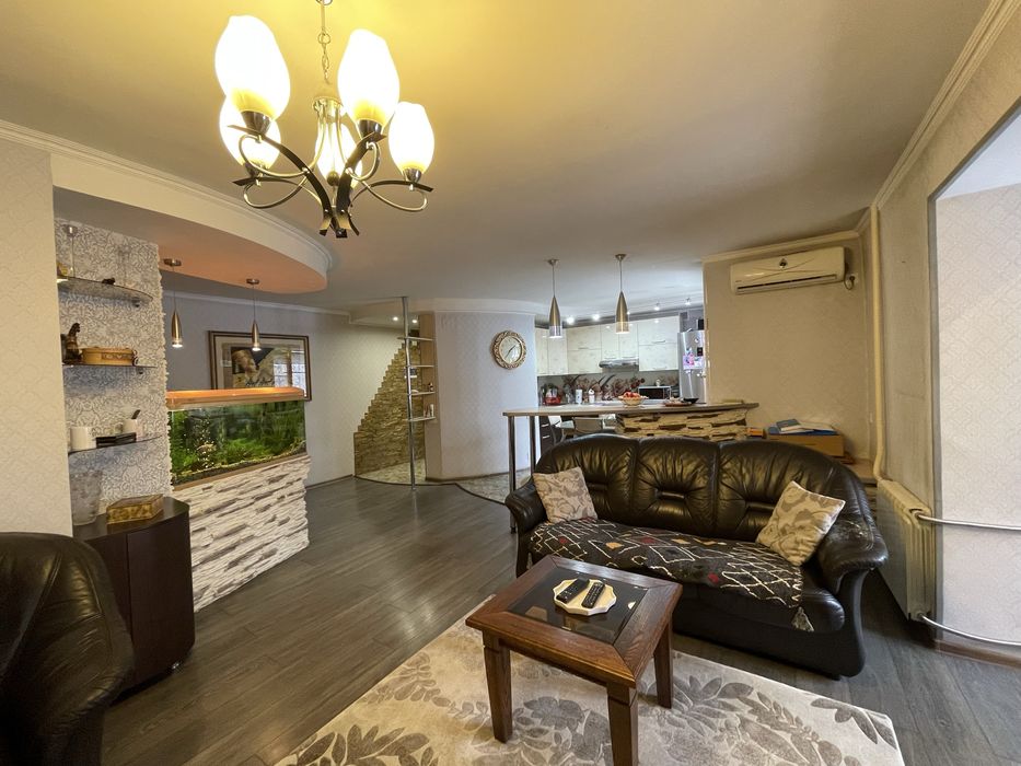 Продается 4х ком. квартира, р-н Стрелки