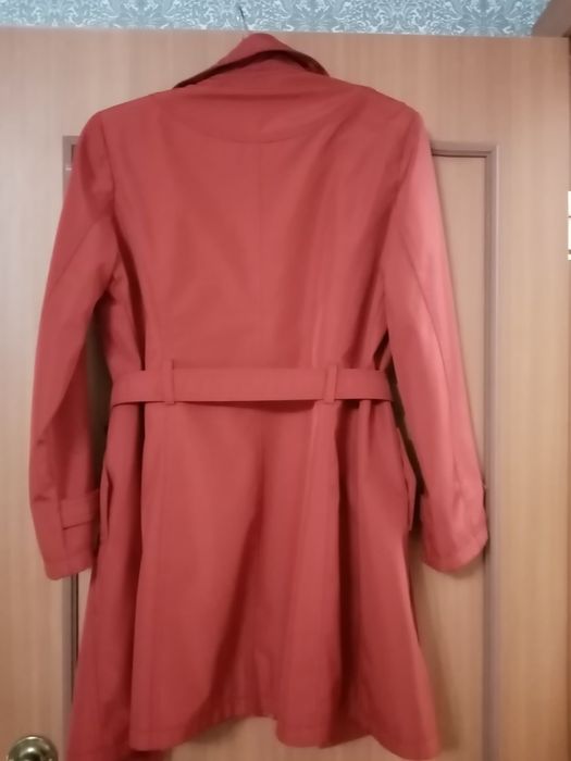 Продам тренч 5 800 тг очень красивый