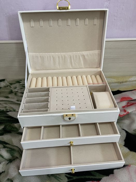 Шкатулка для украшений