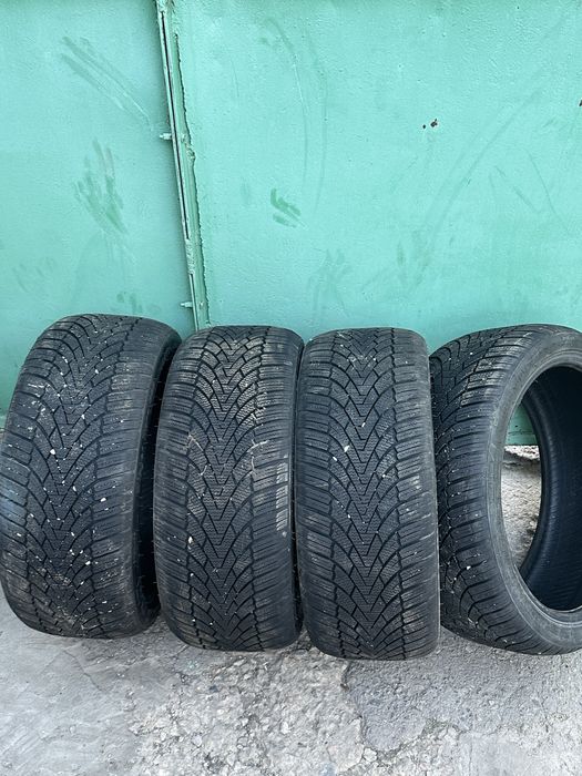 Продам шины R17 205/40