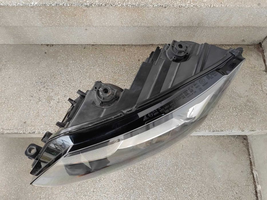 Фар VW Touran Bi-Xenon LED ляв / Фар Фолксваген Туаран / Фар VW Caddy / Фар Кади Оригинален