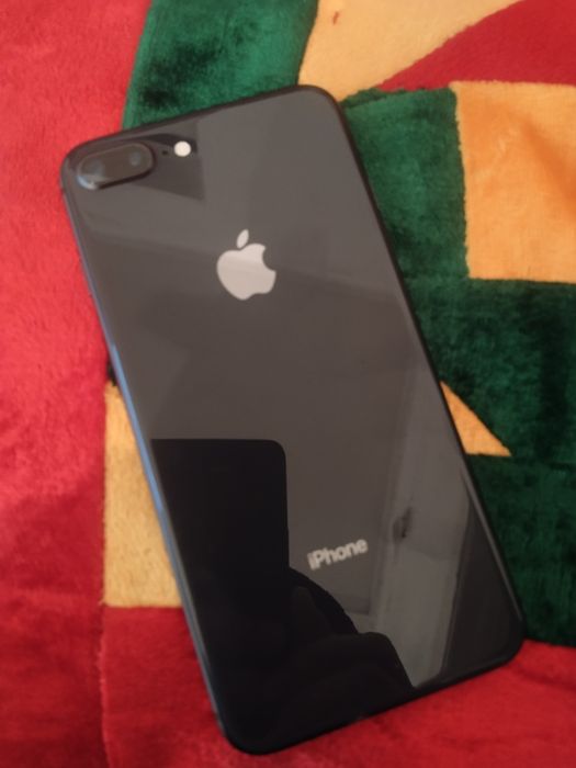 iPhone 8 plus,256 geg,емкост 100