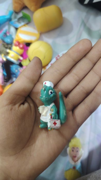 Игрушки киндера из прошлых и новых