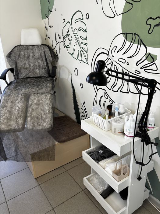 Педикюрное кресло с помощником