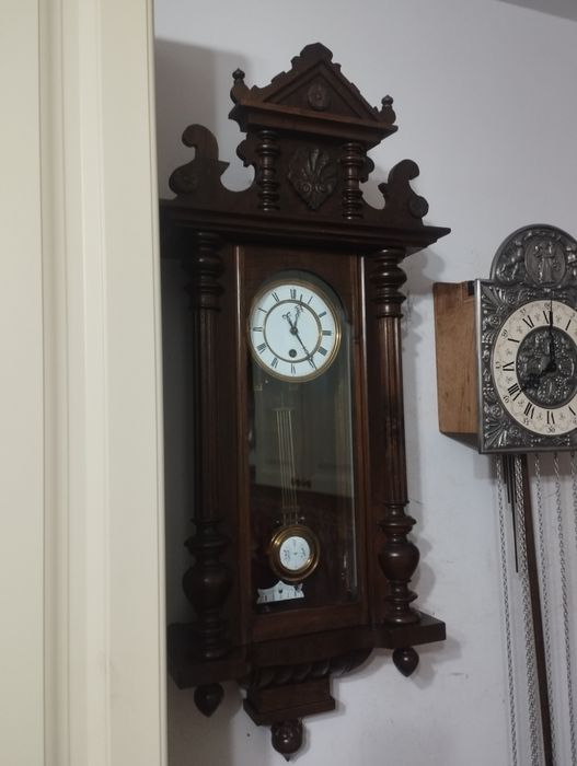 Ceas pendula de perete anii 1900-1910 cu pendul