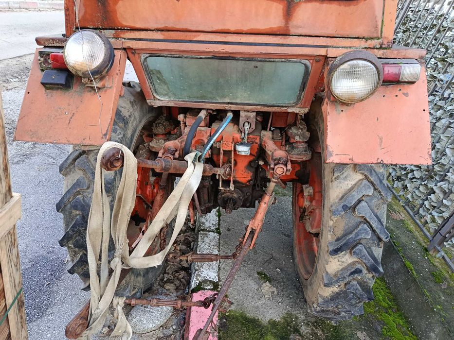 Продавам два трактора – комплект или поотделно