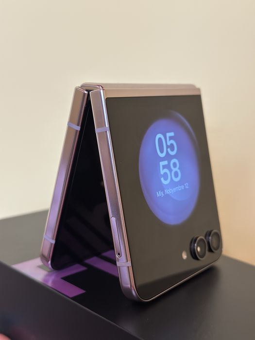 Samsung Galaxy Z flip 5 256GB Purple