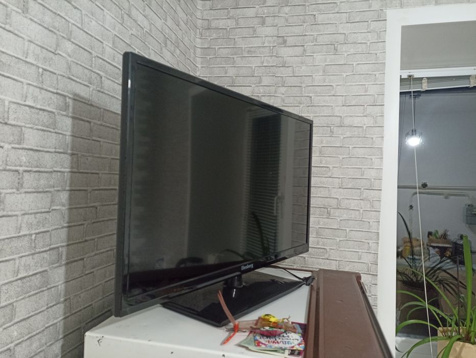 Телевизор Elenberg,