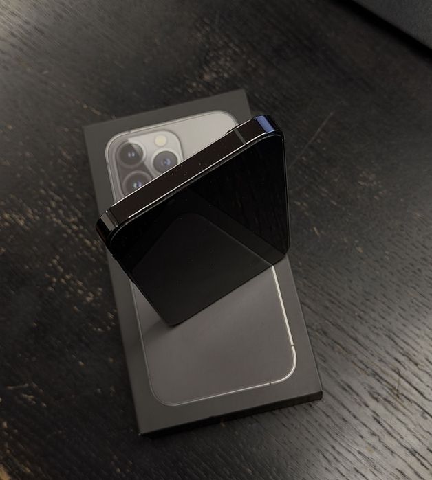 iPhone 13 PRO • 256 GB • 93% Bateria