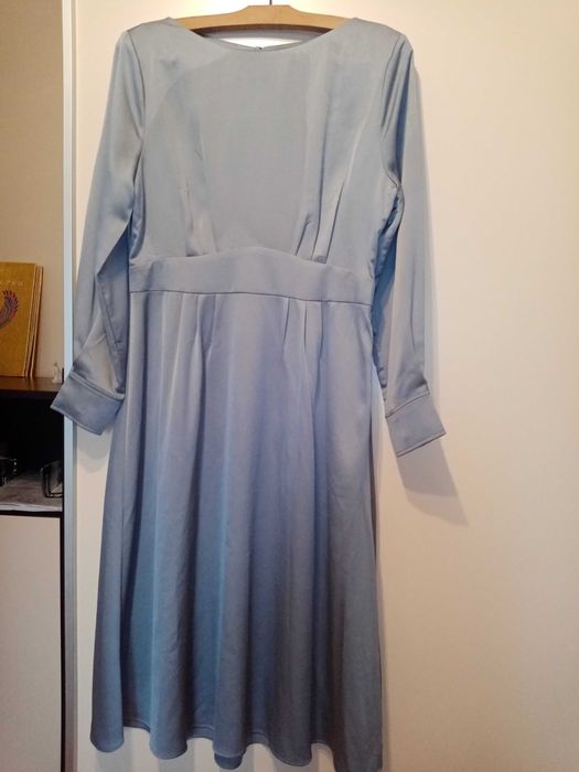 Продавам  официални черни рокли  и сива официална рокля